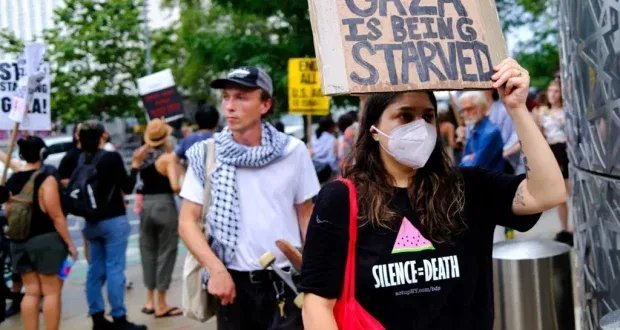 ضغوط متزايدة على ستارمر: أكثر من 220 نائباً بريطانياً يطالبون بالاعتراف بدولة فلسطين