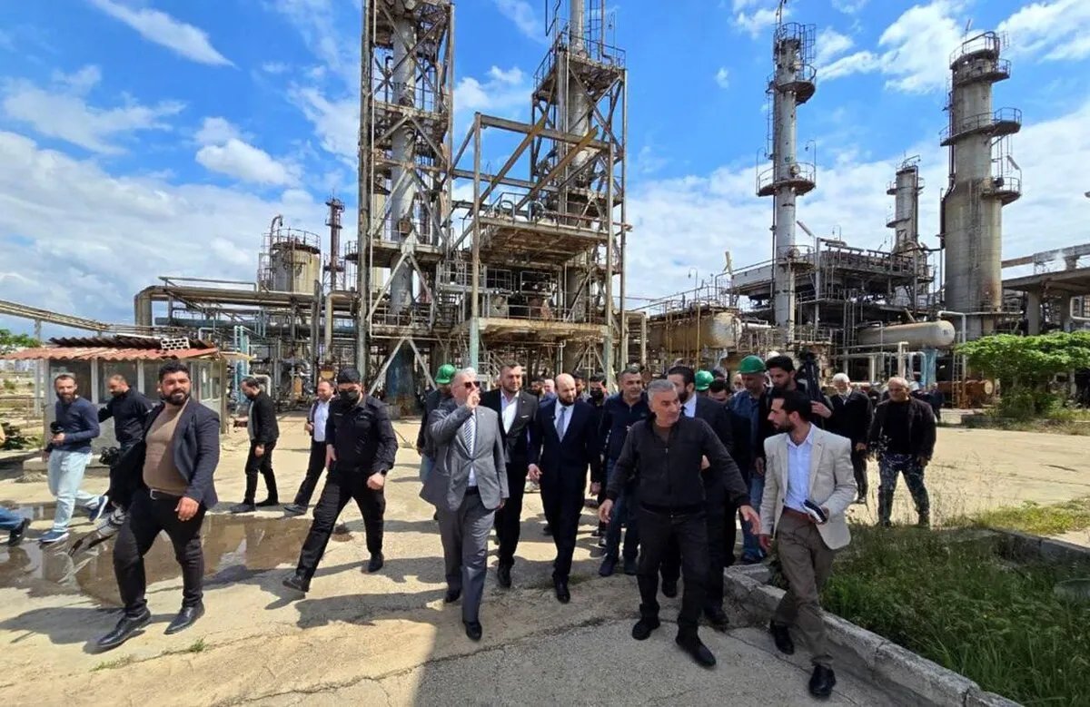 مصفاة بانياس تنفض الغبار وتعود للعمل: هل تنجح في حل أزمة الوقود السورية؟