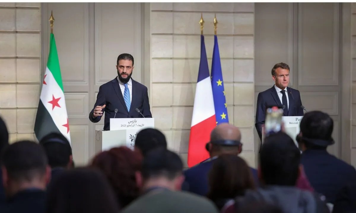 ماكرون يحث الشرع على محاسبة المسؤولين عن أعمال العنف في سوريا ويدعو لحوار وطني