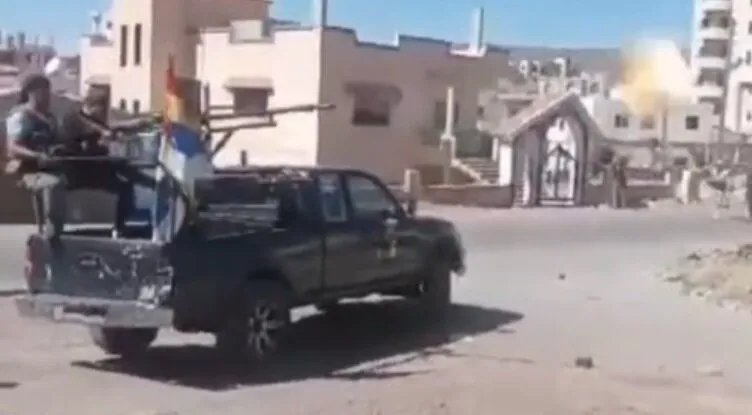 السويداء: فيديو مروع يوثق انتهاك حرمة الموتى على يد مقاتلين دروز