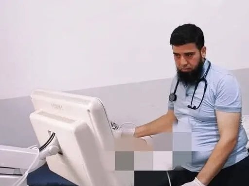 إقالة مدير مشفى ابن الوليد بحمص تثير عاصفة من الجدل وتضارب الروايات