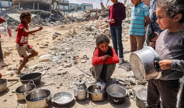 الجيش الإسرائيلي يعلن وقف العمليات العسكرية مؤقتاً في ثلاث مناطق بغزة لأسباب إنسانية