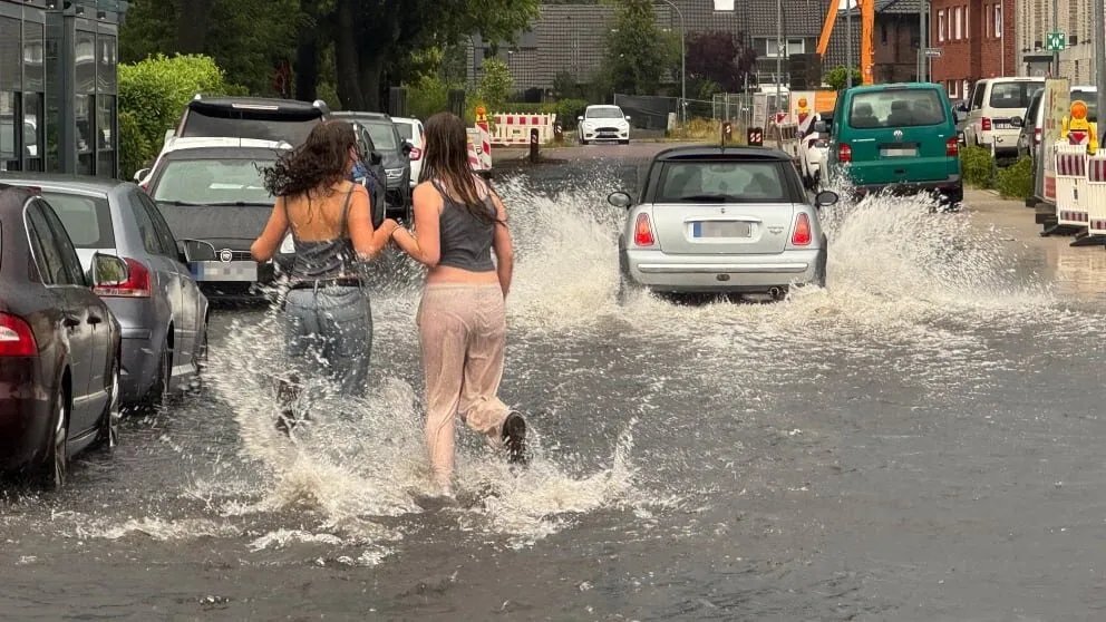 صيف ألمانيا المفاجئ: أمطار غزيرة وبرد يقلبان التوقعات