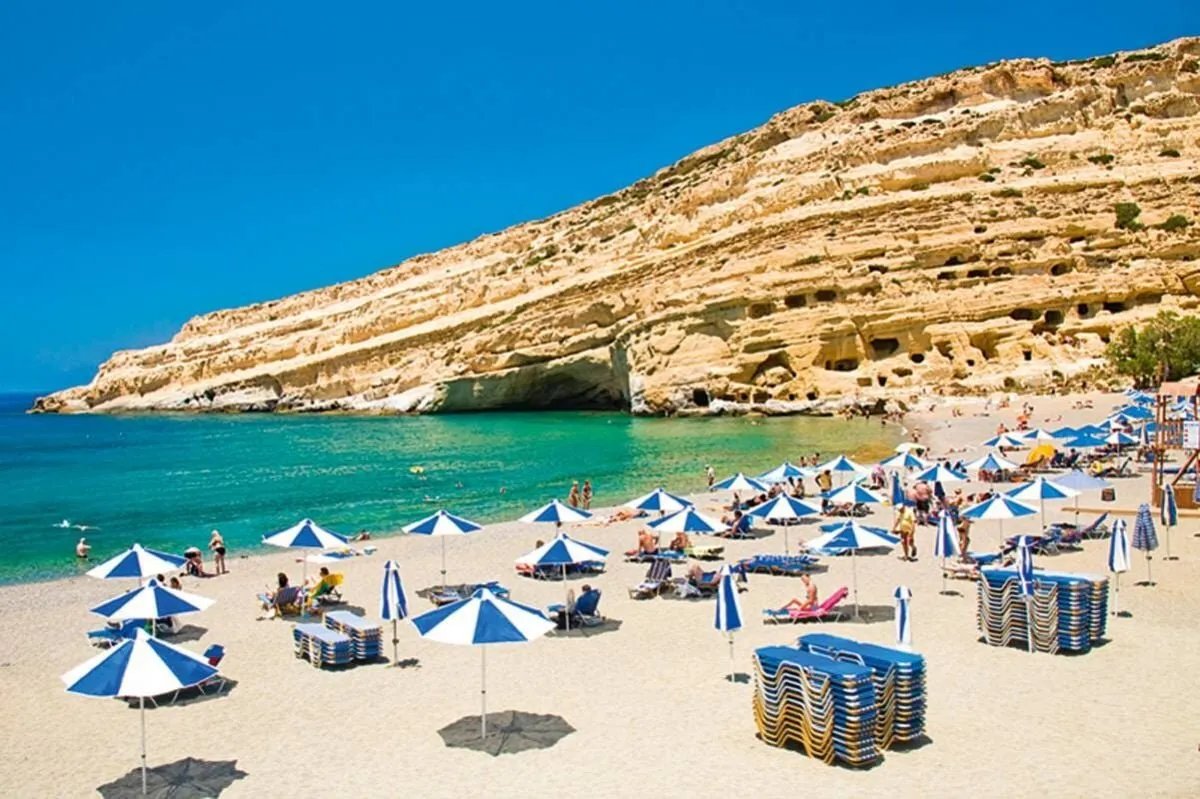 اعتداء في اليونان: سوري يعض أذن سائح إسرائيلي ويُحدث إصابة خطيرة