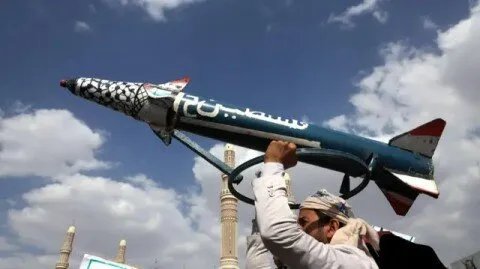 تحذير إسرائيلي: هجمات اليمن تتجاوز الإزعاج وتتحول إلى تهديد استراتيجي لإسرائيل