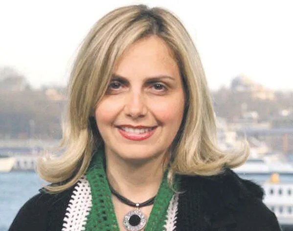 فرح الأتاسي تحذر من الطائفية وتدعو السوريين إلى الوحدة لمواجهة التحديات