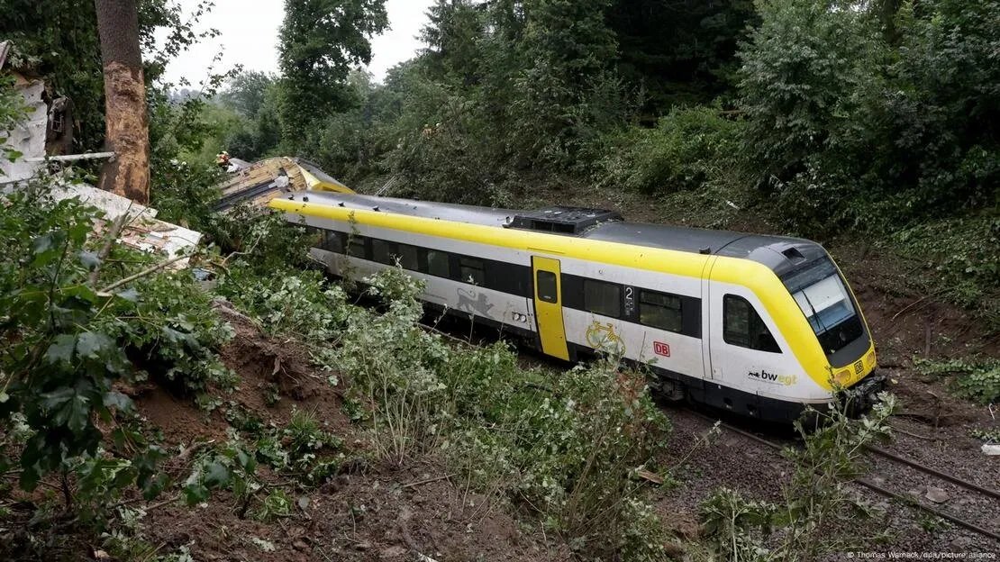 تحقيقات في حادث القطار المميت في ألمانيا: انهيار أرضي السبب المرجح