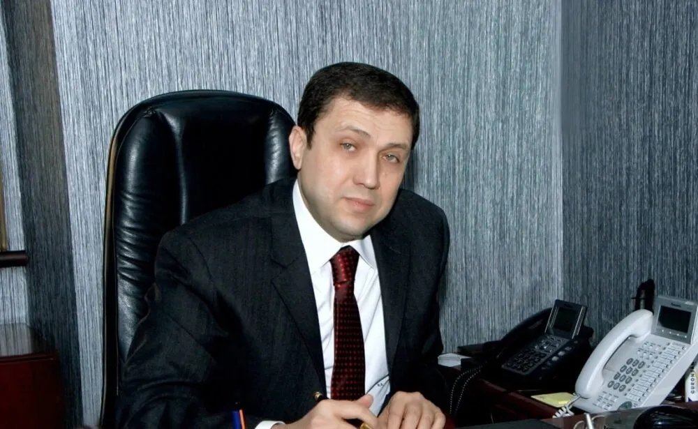 غموض يكتنف مصير رجل الأعمال هاشم العقاد بعد خمسة أشهر على اختطافه رغم دفع الفدية