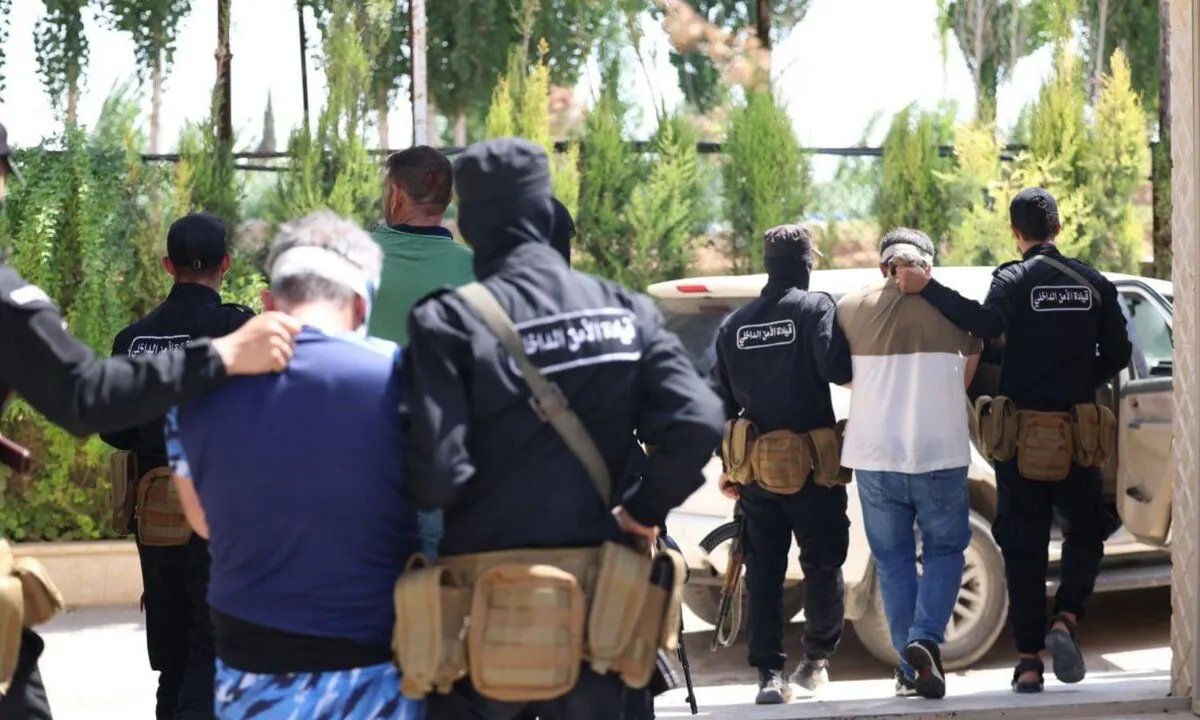 سوريا: حملة اعتقالات تطال قيادات بارزة عقب الكشف عن نتائج تحقيق أحداث الساحل