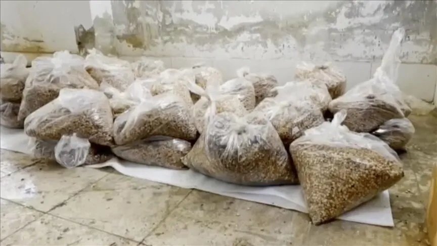 اللاذقية: مداهمة مستودع للفرقة الرابعة يكشف معملًا ضخمًا لإنتاج المخدرات