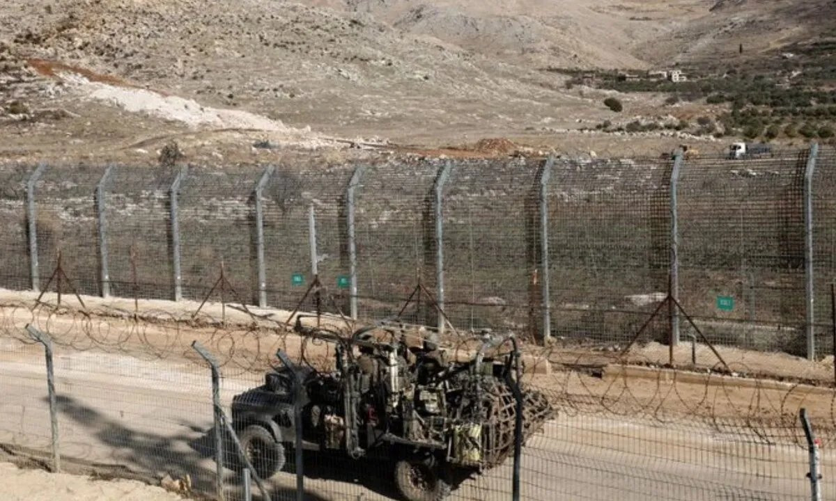 مصدر أمني ينفي لـ"الإخبارية" وجود انتشار إسرائيلي في درعا والقنيطرة ويتهم جهات باستهداف الاستقرار في السويداء