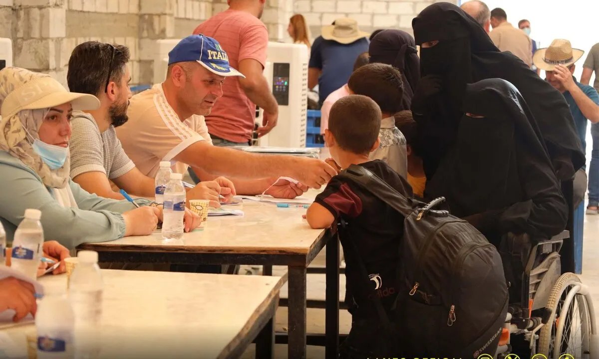 إجلاء 36 عائلة سورية من مخيم "الهول" إلى مناطقها الأصلية