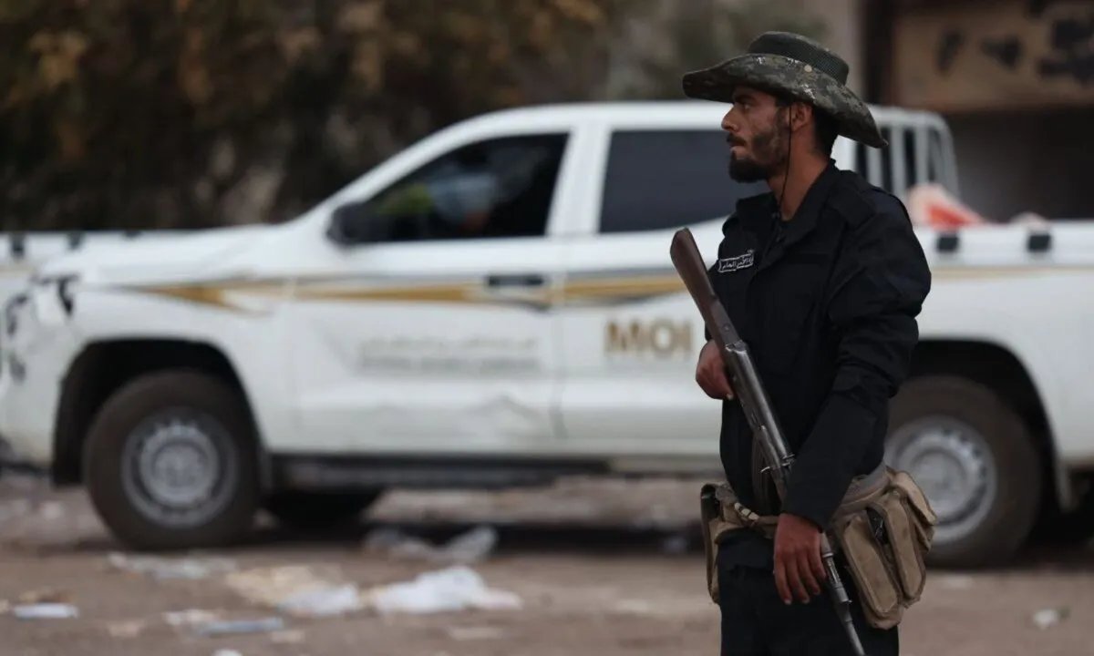 القبض على منفذي "عملية سلب" استهدفت سائحًا أجنبيًا على طريق حلب-اللاذقية