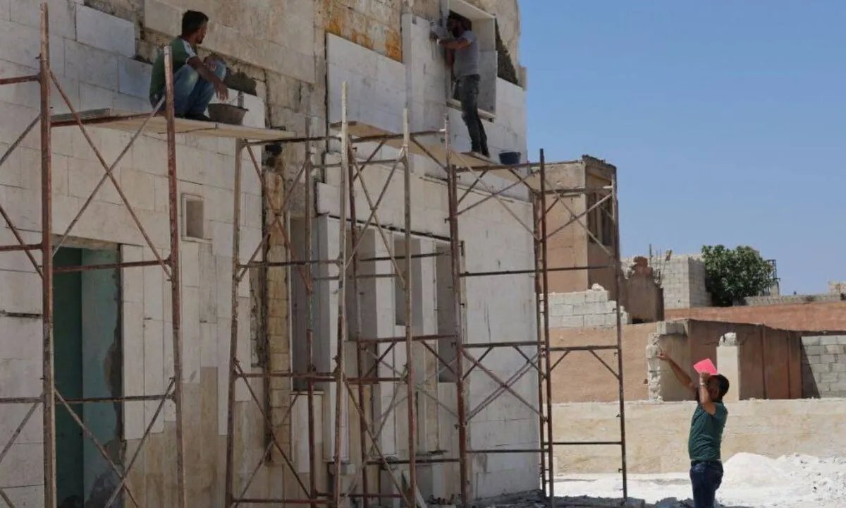 إطلاق مشروع لإعادة تأهيل 30 مركزًا صحيًا متضررًا في ريف إدلب الجنوبي