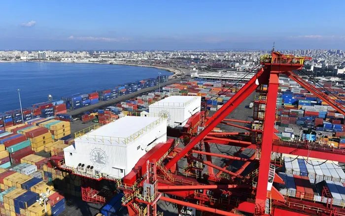 استثمارات ضخمة لتطوير المرافئ السورية: "موانئ دبي" تضخ 200 مليون دولار في ميناء طرطوس