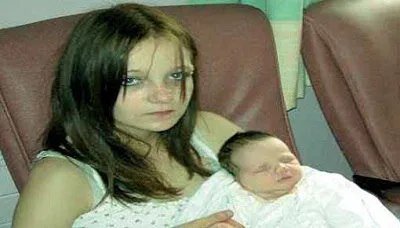 زواج القاصرات: أمهات صغيرات يواجهن تحديات في رعاية الأطفال ونقص الخبرة