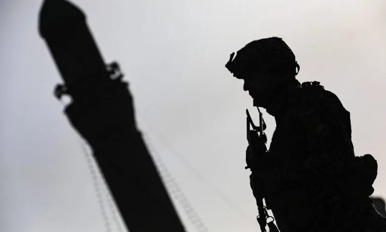 العراق ينفي منع دخول السوريين ويؤكد استمرار استقبال الزوار بتأشيرات رسمية