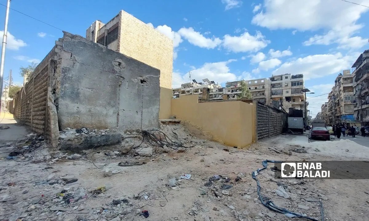 مدارس حلب تستقبل العام الدراسي بغرف مسبقة الصنع متهالكة وغير آمنة