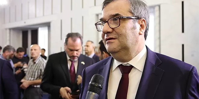 حاكم مصرف سورية المركزي يدعو إلى الحفاظ على الإيداع المصرفي في معاملات البيوع العقارية رغم الإعفاءات: ما الأسباب؟