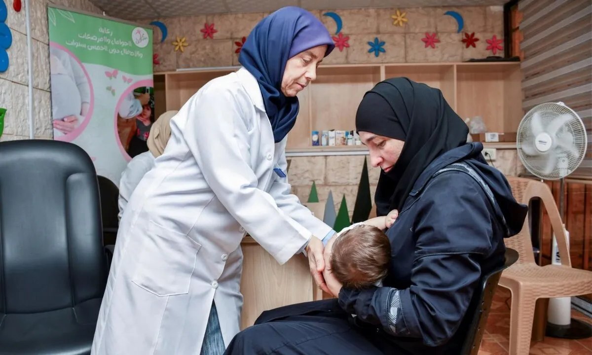 تقرير صادم: 60% من أطفال سوريا محرومون من الرضاعة الطبيعية وفوائدها