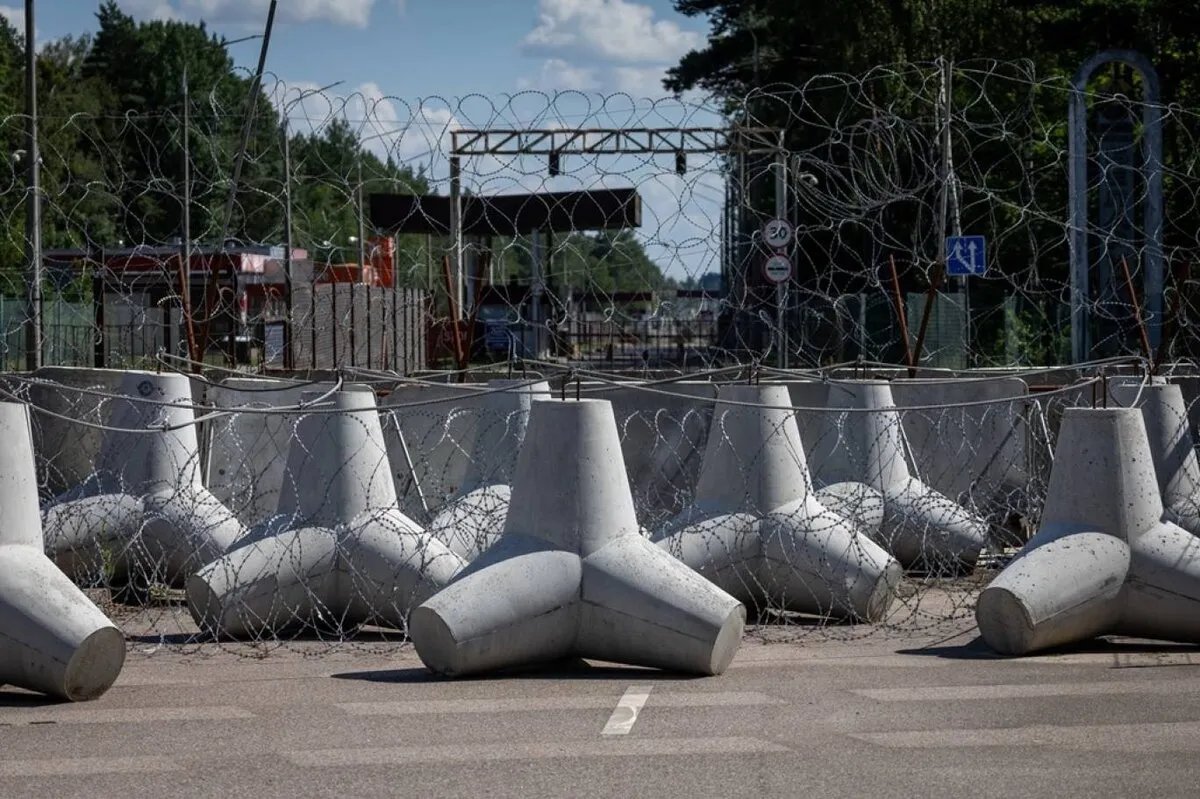 بولندا تمدد إجراءاتها الأمنية المشددة على حدودها مع ألمانيا وليتوانيا لمكافحة الهجرة غير النظامية