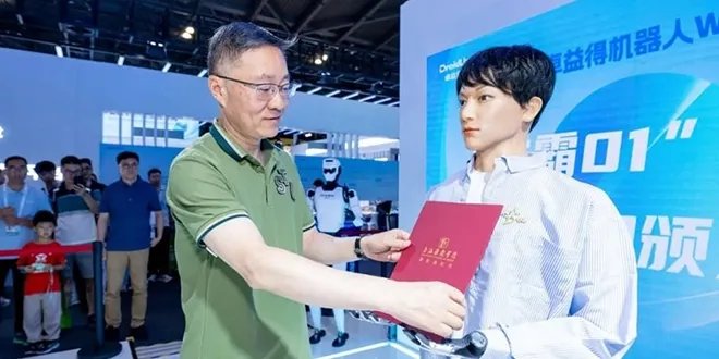 سابقة في الصين: روبوت بشري يلتحق ببرنامج الدكتوراه في الفنون المسرحية