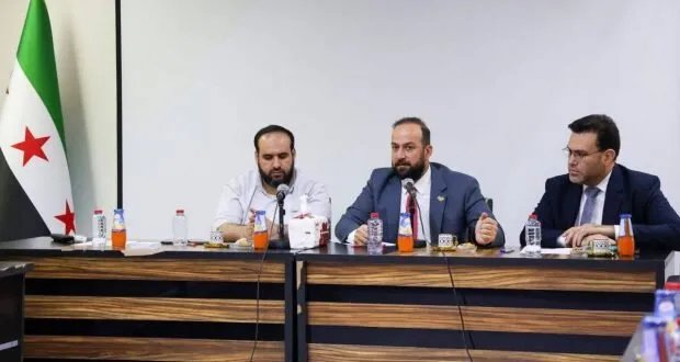 وزير الإعلام يدعو إلى تعزيز ثقة المواطن بالمؤسسات الحكومية ويوجه مسؤولي العلاقات العامة