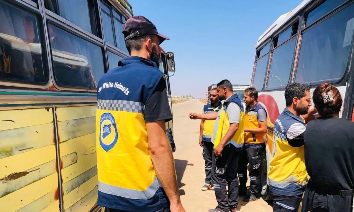 الدفاع المدني يكشف تفاصيل إجلاء عائلات من السويداء قبل إغلاق ممر بصرى الشام