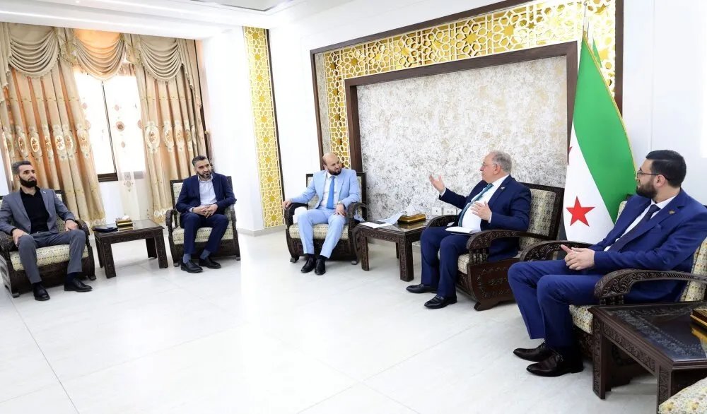 وزيرا الطاقة والمالية السوريان يبحثان مقترح تعديل تعرفة الكهرباء وتخفيف الأعباء المالية