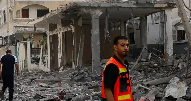 إسرائيل تخفف القيود وتسمح بدخول تدريجي للبضائع إلى غزة بآلية رقابة جديدة