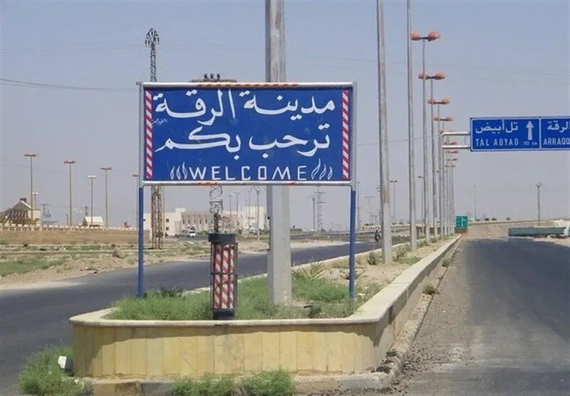 الرقة تحت وطأة الحرّ الشديد: انقطاع الكهرباء ونقص الخدمات يفاقمان معاناة الأهالي وسط تساؤلات حول دور الإدارة الذاتية