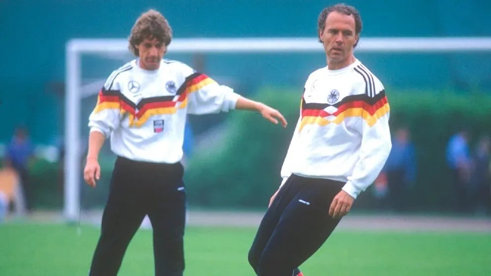 رحيل فرانك ميل: نجم منتخب ألمانيا الفائز بكأس العالم 1990 عن عمر يناهز 67 عاماً