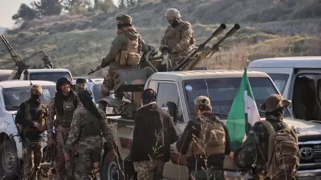 يورونيوز: تصاعد مروع للعنف الطائفي في الساحل السوري وسط دعوات للمحاسبة