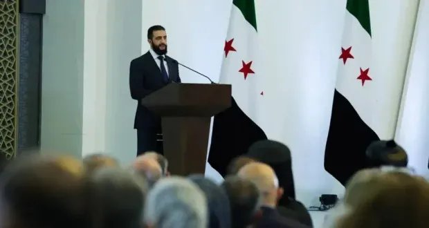 إلغاء تعيينات المستشارين في سوريا: هل هو إصلاح إداري أم تخوف من تسريب المعلومات الحساسة؟