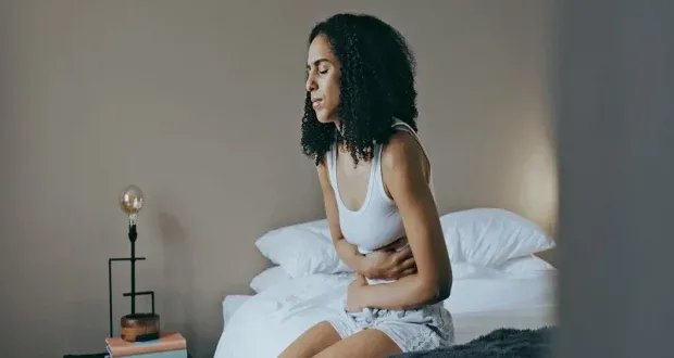 اكتشفيها مبكراً: 5 علامات تحذيرية لسرطان المبيض يجب الانتباه إليها