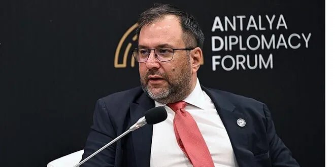 وزير خارجية فنزويلا يطالب برفع العقوبات الغربية عن سوريا فوراً