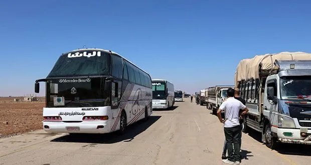 الهلال الأحمر السوري يشرف على إجلاء مدنيين من السويداء عبر ممر بصرى الشام