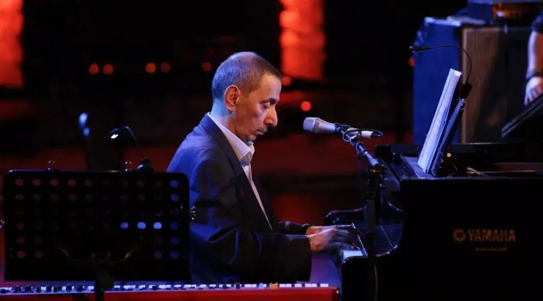 لبنان يستبدل اسم "جادة حافظ الأسد" بـ "جادة زياد الرحباني" وسط تباين في الآراء