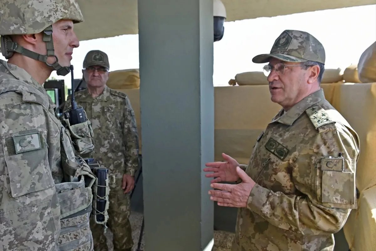 أردوغان يعين سلجوق بيرقدار أوغلو رئيساً للأركان ويجري تعديلات واسعة في قيادة الجيش التركي