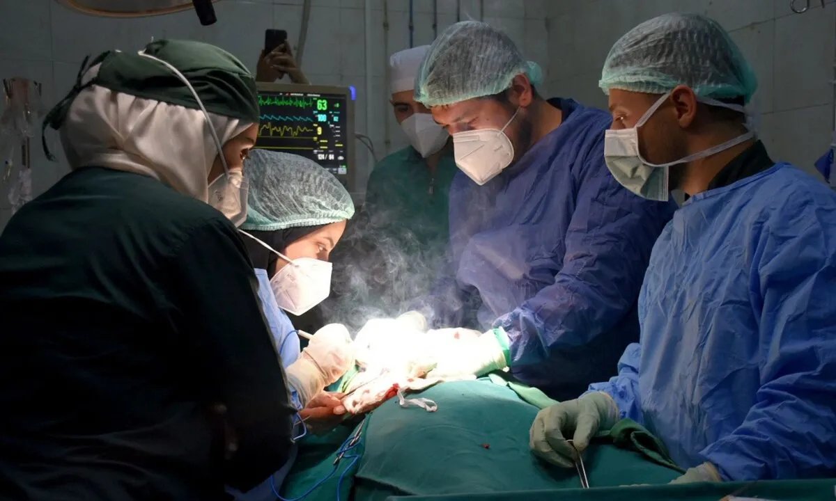 اتفاقية لدعم مستشفيات حلب: تأهيل وتجهيزات طبية لتعزيز الرعاية الصحية