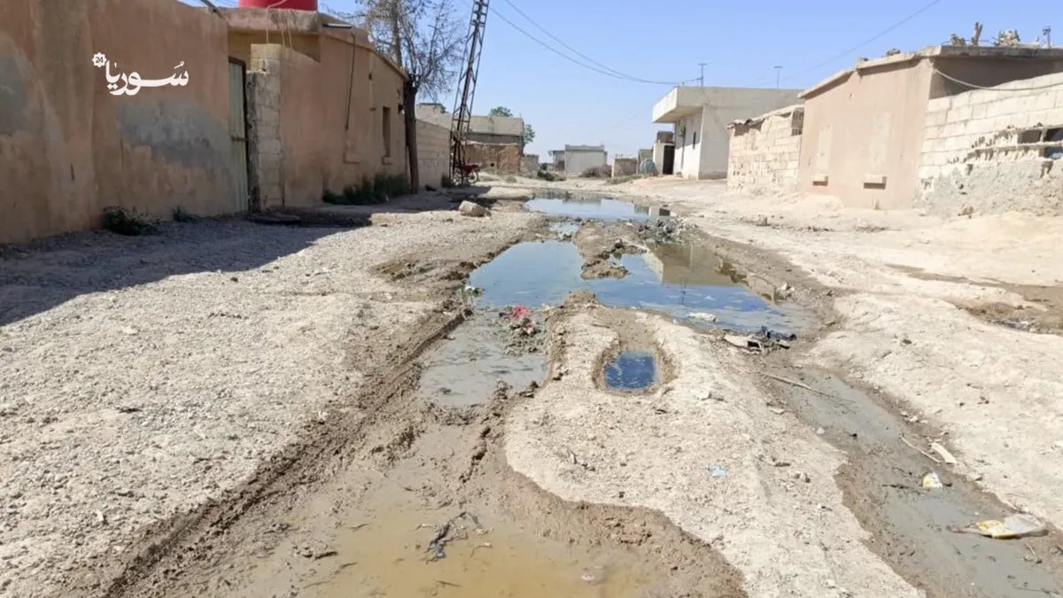 تفاقم أزمة الصرف الصحي في قرية الرشيد: السكان يطالبون بحلول عاجلة والبلدية تعزو التأخير إلى نقص التمويل