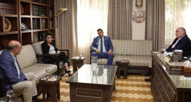 غرفة تجارة دمشق والاتحاد العربي للفنادق يبحثان مقترحات لمشاريع سياحية مشتركة