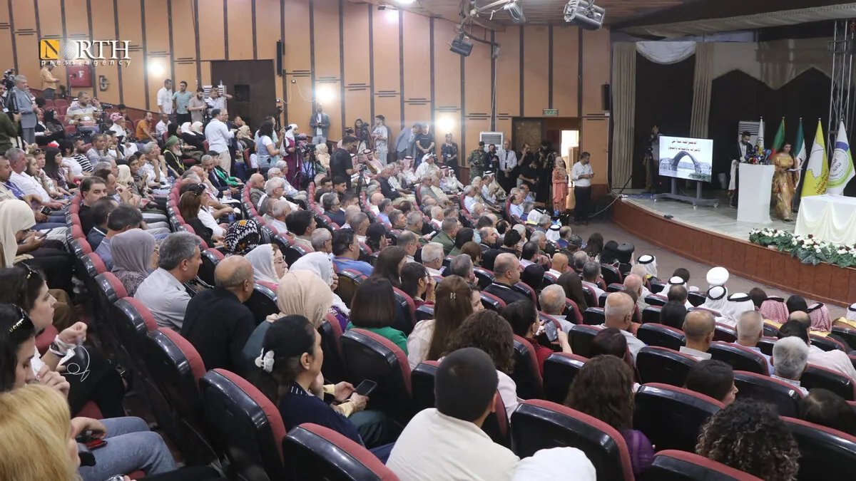 مؤتمر "وحدة المكونات" في شمال سوريا يدعو إلى دستور جديد ونظام حكم لامركزي