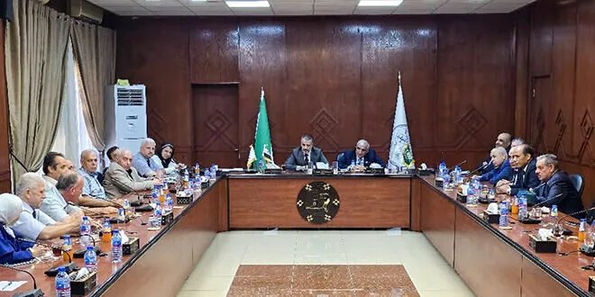 جامعة حلب و"أكساد" يوقعان اتفاقية تعاون لتعزيز البحث العلمي والإشراف على الدراسات العليا