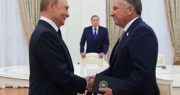 بوتين يمنح وسام لينين لمسؤولة في الـ CIA عبر مبعوث ترامب: ما القصة؟