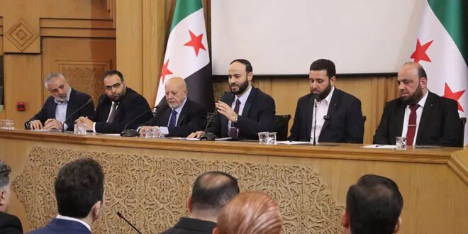 وزير الاقتصاد يبحث مع صناعيي حلب إعادة تأهيل المناطق الصناعية بحضور المحافظ