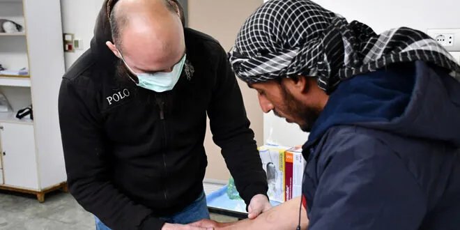 حمص: مبادرة لدعم المحررين من سجون النظام وتقديم الخدمات الاجتماعية والصحية