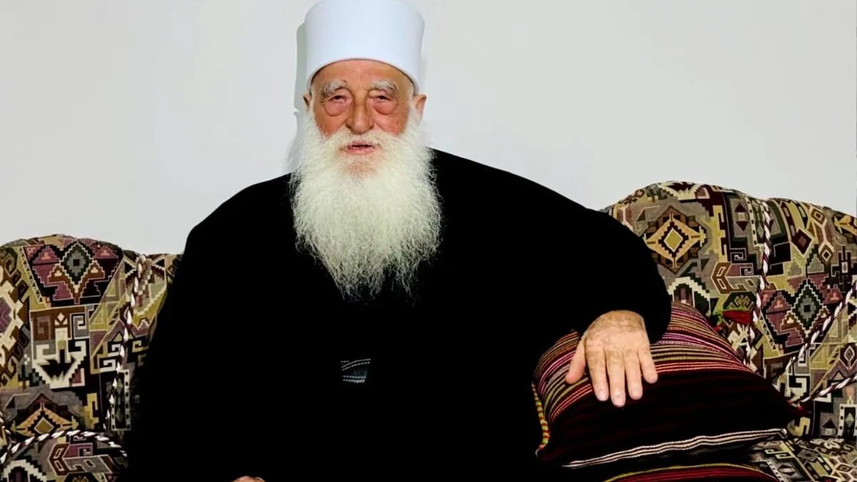 شيخ عقل السويداء، حمود الحناوي، يعلن: 'لا عهد ولا ميثاق' مع دمشق في تحول مفاجئ لموقفه