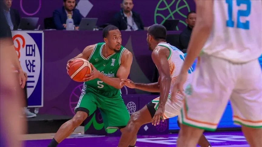 السعودية تتغلب على الهند وتواصل مشوارها في كأس آسيا لكرة السلة بجدة