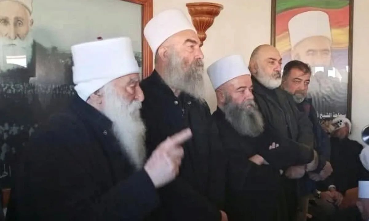 السويداء: شيوخ العقل يتّحدون في معارضة دمشق بعد أحداث دامية